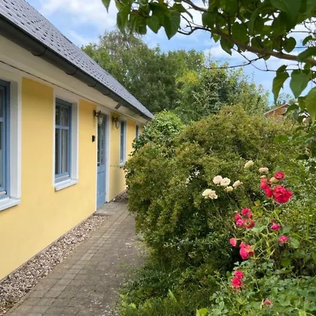 Im Idyllischsten Winkel Ruegens By Interhome Prázdninový dům
